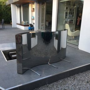 Water feature polished on-site